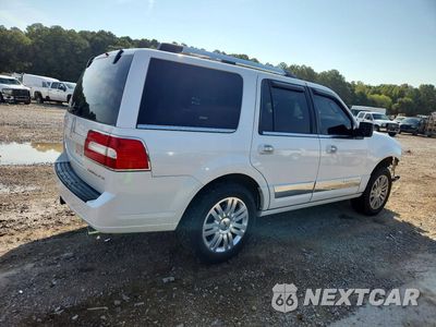 Trzecie zdjęcie samochodu z tyłu: 2013 LINCOLN NAVIGATOR VIN:5LMJJ2H5XDEL04306 - miniatura