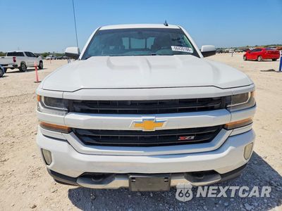 Piąte zdjęcie samochodu w środku: 2018 CHEVROLET SILVERADO K1500 LT VIN:3GCUKREC6JG405764 - miniatura