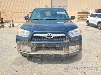 Piąte zdjęcie samochodu w środku: 2013 TOYOTA 4RUNNER SR5 VIN:JTEZU5JR2D5059657 - miniatura