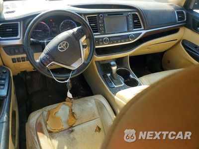 Zdjęcie 8 z 13 samochodu: 2015 TOYOTA HIGHLANDER LIMITED VIN:5TDYKRFH2FS068174 - miniatura