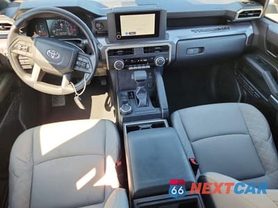 Zdjęcie 8 z 13 samochodu: 2026 TOYOTA TACOMA SR5 VIN:3TMLB5JN2TM246757 - miniatura