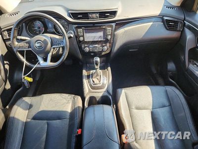 Zdjęcie 8 z 12 samochodu: 2017 NISSAN ROGUE SPORT SL VIN:JN1BJ1CR0HW121614 - miniatura