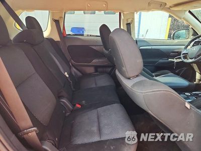 Zdjęcie 10 z 13 samochodu: 2018 MITSUBISHI OUTLANDER SE VIN:JA4AZ3A36JZ042152 - miniatura