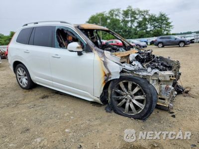 Czwarte zdjęcie samochodu z boku: 2016 VOLVO XC90 T6 VIN:YV4A22PKXG1069376 - miniatura