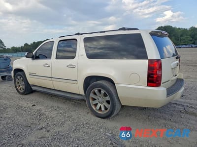 Drugie zdjęcie samochodu z przodu: 2010 CHEVROLET SUBURBAN C1500 LTZ VIN:1GNUCKE02AR134364 - miniatura