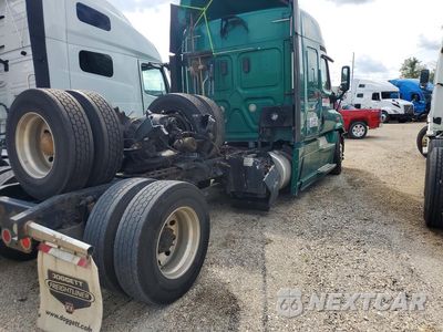 Trzecie zdjęcie samochodu z tyłu: 2017 FREIGHTLINER CASCADIA 113 SEMI TRUCK VIN:3AKJGHDV8HSJF4477 - miniatura