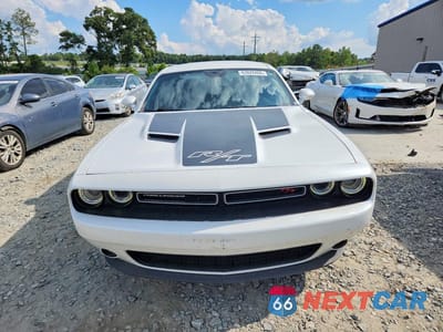 Piąte zdjęcie samochodu w środku: 2015 DODGE CHALLENGER SXT VIN:2C3CDZAT3FH702305 - miniatura