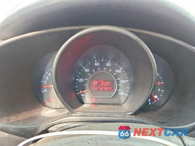 Zdjęcie 9 z 12 samochodu: 2015 KIA SOUL + VIN:KNDJP3A52F7788324 - miniatura