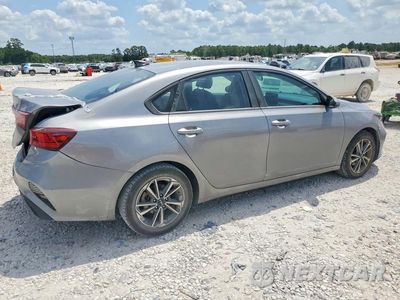 Trzecie zdjęcie samochodu z tyłu: 2023 KIA FORTE LXS VIN:3KPF24AD7PE528276 - miniatura