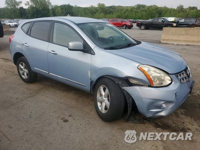 Czwarte zdjęcie samochodu z boku: 2013 NISSAN ROGUE S VIN:JN8AS5MV6DW118000 - miniatura