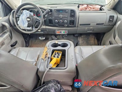 Zdjęcie 8 z 12 samochodu: 2014 CHEVROLET SILVERADO K3500 VIN:1GB4KZCGXEF117764 - miniatura