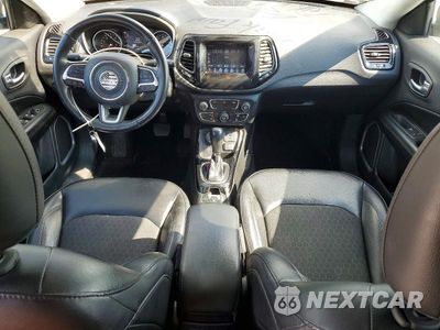Zdjęcie 8 z 13 samochodu: 2019 JEEP COMPASS LATITUDE VIN:3C4NJDBB5KT592641 - miniatura