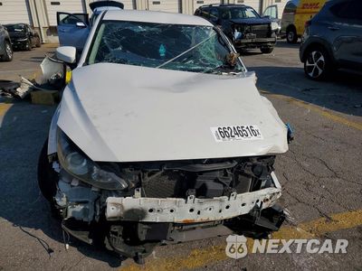 Piąte zdjęcie samochodu w środku: 2014 MAZDA 3 TOURING VIN:JM1BM1L77E1101162 - miniatura