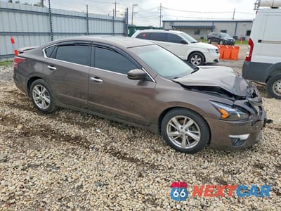 Czwarte zdjęcie samochodu z boku: 2015 NISSAN ALTIMA 2.5 SV VIN:1N4AL3APXFC298272 - miniatura