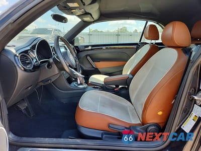 Zdjęcie 7 z 12 samochodu: 2015 VOLKSWAGEN BEETLE 1.8T VIN:3VW517AT6FM808361 - miniatura
