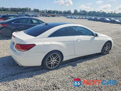 Trzecie zdjęcie samochodu z tyłu: 2016 MERCEDES-BENZ E 550 VIN:WDDKJ7DB2GF316491 - miniatura