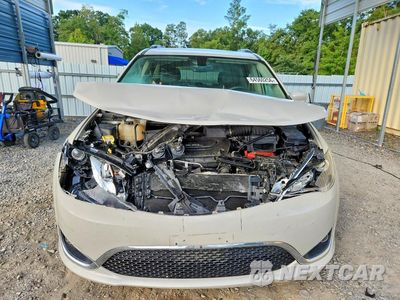 Piąte zdjęcie samochodu w środku: 2017 CHRYSLER PACIFICA TOURING L PLUS VIN:2C4RC1EG1HR839425 - miniatura