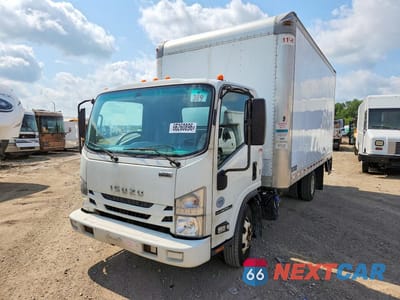 2018 ISUZU NPR HD BOX TRUCK JALC4W160J7008291 - główne zdjęcie licytacji z USA - miniatura