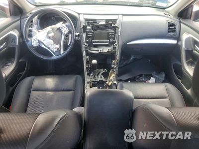 Zdjęcie 8 z 12 samochodu: 2016 NISSAN ALTIMA 2.5 SR VIN:1N4AL3AP8GC194378 - miniatura