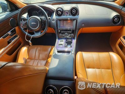 Zdjęcie 8 z 12 samochodu: 2011 JAGUAR XJL VIN:SAJWA2GB0BLV14914 - miniatura