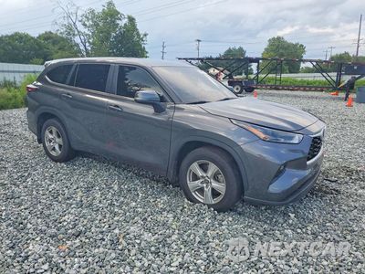 Czwarte zdjęcie samochodu z boku: 2024 TOYOTA HIGHLANDER LE VIN:5TDKDRAH0RS545812 - miniatura
