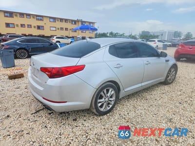 Trzecie zdjęcie samochodu z tyłu: 2012 KIA OPTIMA LX VIN:5XXGM4A77CG046627 - miniatura
