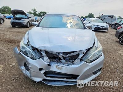 Piąte zdjęcie samochodu w środku: 2016 NISSAN ALTIMA 2.5 S VIN:1N4AL3AP2GC191749 - miniatura