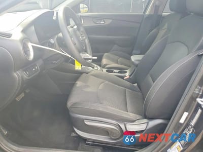 Zdjęcie 7 z 12 samochodu: 2019 KIA FORTE FE VIN:3KPF24AD1KE106822 - miniatura