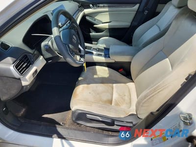 Zdjęcie 7 z 12 samochodu: 2018 HONDA ACCORD LX VIN:1HGCV1F16JA066246 - miniatura