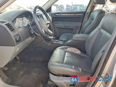 Zdjęcie 7 z 12 samochodu: 2005 CHRYSLER 300 TOURING VIN:2C3JA53G75H642097 - miniatura