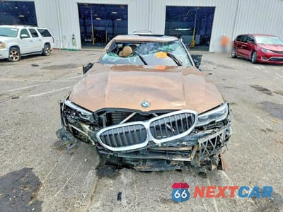 Piąte zdjęcie samochodu w środku: 2019 BMW 330I VIN:WBA5R1C54KAK11298 - miniatura