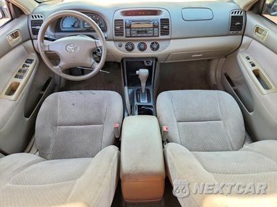 Zdjęcie 8 z 13 samochodu: 2002 TOYOTA CAMRY LE VIN:4T1BE32K72U516454 - miniatura