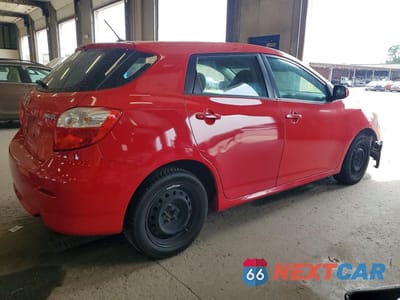 Trzecie zdjęcie samochodu z tyłu: 2011 TOYOTA MATRIX BASE VIN:2T1KU4EE6BC542253 - miniatura