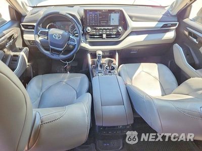 Zdjęcie 8 z 13 samochodu: 2022 TOYOTA HIGHLANDER PLATINUM VIN:5TDFZRBHXNS214456 - miniatura