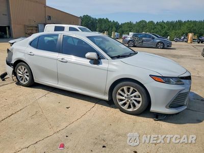 Czwarte zdjęcie samochodu z boku: 2023 TOYOTA CAMRY LE VIN:4T1C11AK2PU174912 - miniatura