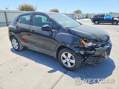 Czwarte zdjęcie samochodu z boku: 2019 CHEVROLET TRAX LS VIN:3GNCJKSB8KL351644 - miniatura