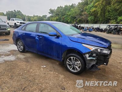 Czwarte zdjęcie samochodu z boku: 2023 KIA FORTE LXS VIN:3KPF24AD6PE661062 - miniatura
