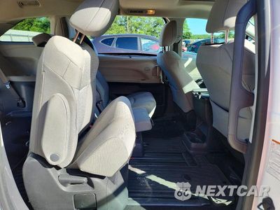 Zdjęcie 11 z 13 samochodu: 2022 TOYOTA SIENNA LE VIN:5TDBSKFC4NS044376 - miniatura