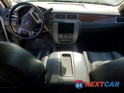 Zdjęcie 8 z 13 samochodu: 2013 GMC YUKON XL K1500 SLT VIN:1GKS2KE7XDR305385 - miniatura