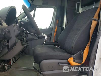Zdjęcie 7 z 13 samochodu: 2015 MERCEDES-BENZ SPRINTER 2500 DELIVERY VAN VIN:WD3PE8DB6FP131728 - miniatura