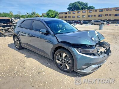 Czwarte zdjęcie samochodu z boku: 2025 HYUNDAI IONIQ 5 SE VIN:7YAKM4DA2SY003275 - miniatura