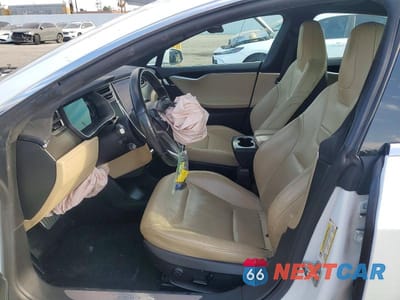 Zdjęcie 7 z 13 samochodu: 2015 TESLA MODEL S P90D VIN:5YJSA1V43FF100935 - miniatura