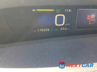 Zdjęcie 9 z 12 samochodu: 2017 TOYOTA PRIUS THREE VIN:JTDKARFU2H3531909 - miniatura