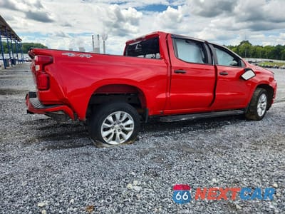 Trzecie zdjęcie samochodu z tyłu: 2022 CHEVROLET SILVERADO LTD K1500 CUSTOM VIN:3GCPYBEK4NG172998 - miniatura