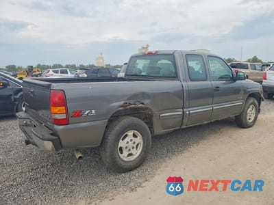 Trzecie zdjęcie samochodu z tyłu: 2001 CHEVROLET SILVERADO K1500 VIN:2GCEK19V911352374 - miniatura