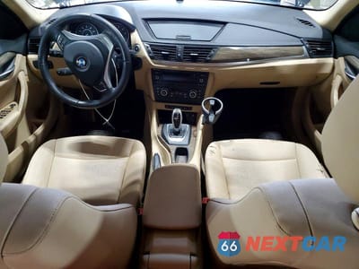 Zdjęcie 8 z 13 samochodu: 2015 BMW X1 XDRIVE28I VIN:WBAVL1C54FVY25056 - miniatura
