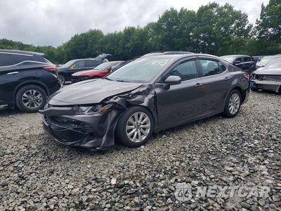 2020 TOYOTA CAMRY LE 4T1C11AK6LU503640 - główne zdjęcie licytacji z USA - miniatura
