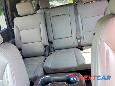 Zdjęcie 10 z 13 samochodu: 2021 CHEVROLET SUBURBAN C1500 LT VIN:1GNSCCKD0MR195723 - miniatura
