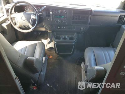 Zdjęcie 8 z 13 samochodu: 2019 CHEVROLET EXPRESS G2500 DELIVERY VAN VIN:1GCWGAFP9K1147267 - miniatura
