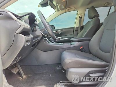 Zdjęcie 7 z 13 samochodu: 2020 TOYOTA RAV4 LE VIN:JTMF1RFV4LD064876 - miniatura